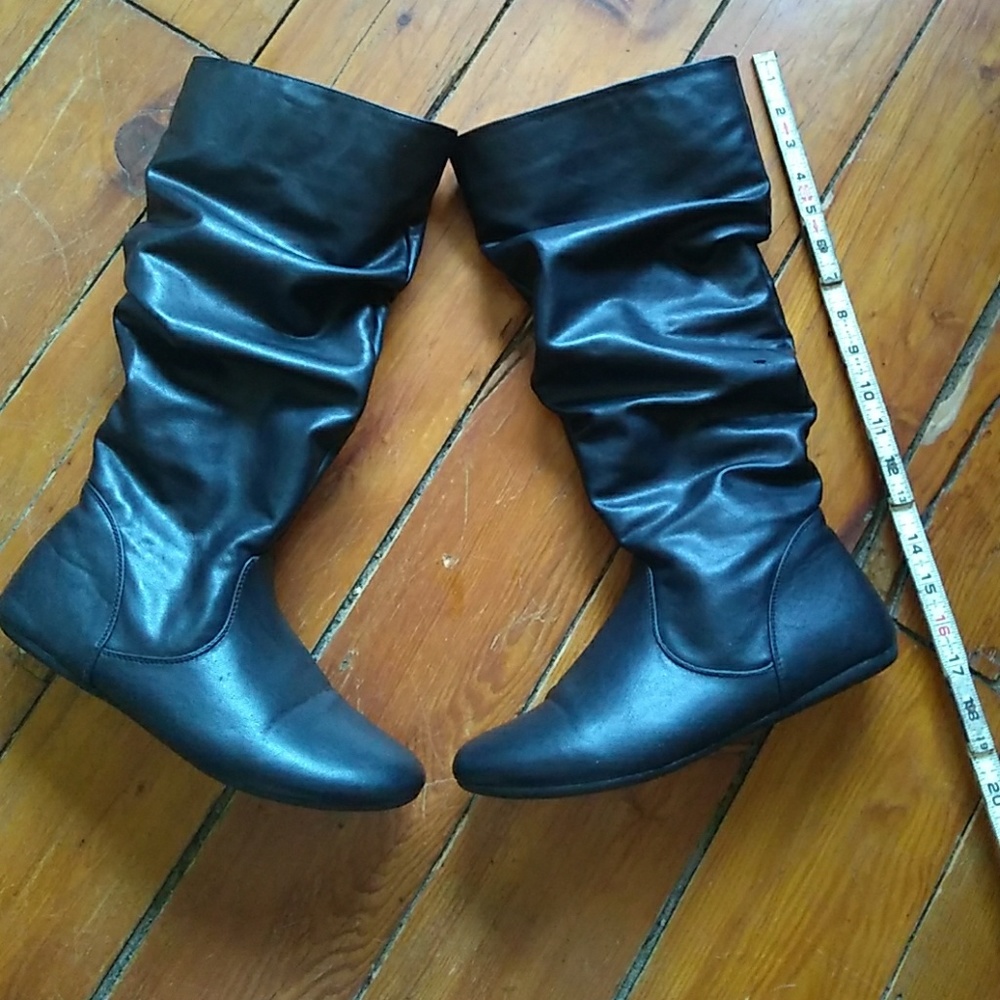 Boots, only worn once, size 11 but fit like a 10